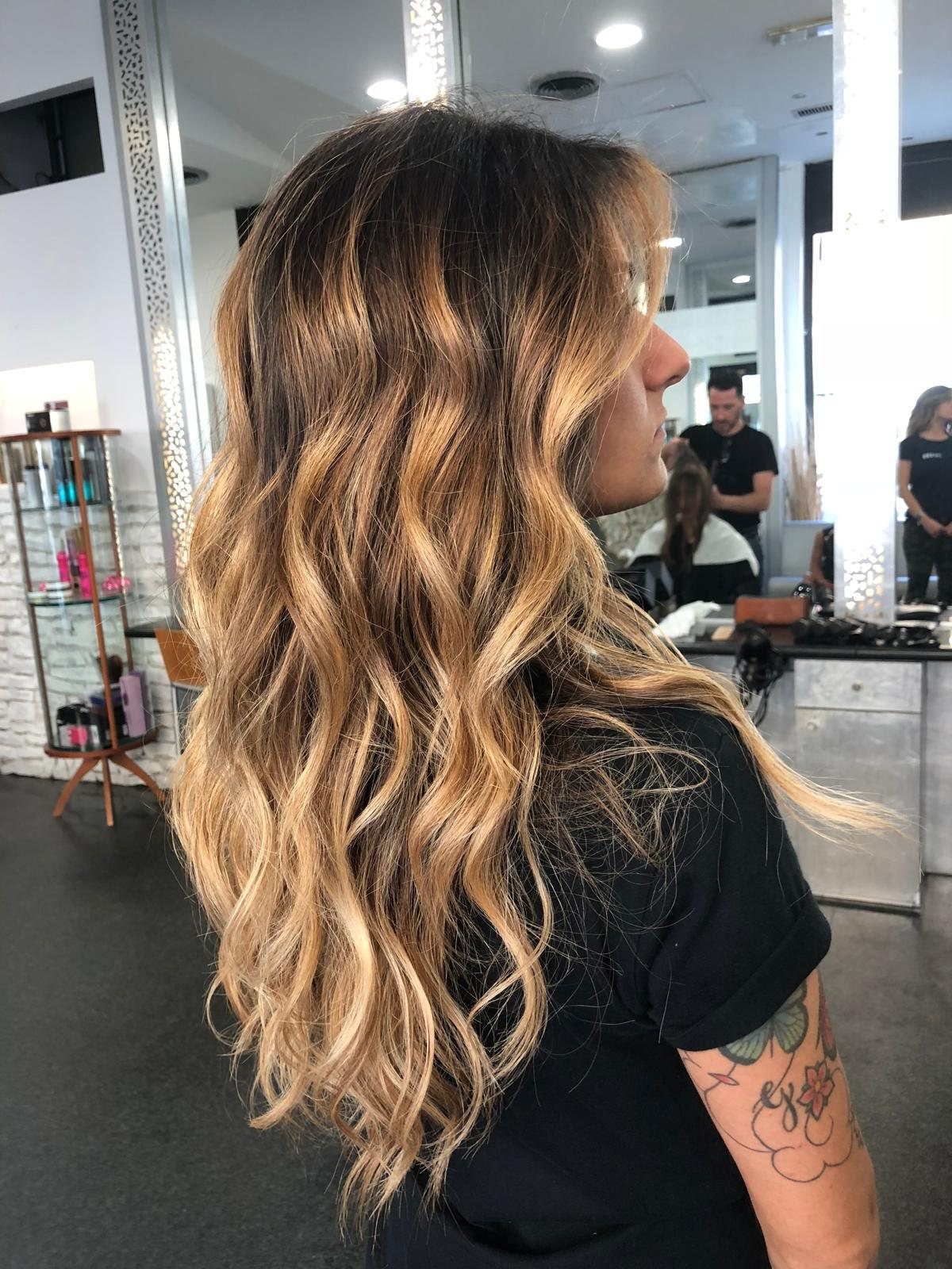 Balayage biondo in salone